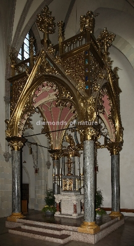 St. Ottilien - Altar in Kirche / St. Ottilien - Altar inside Church